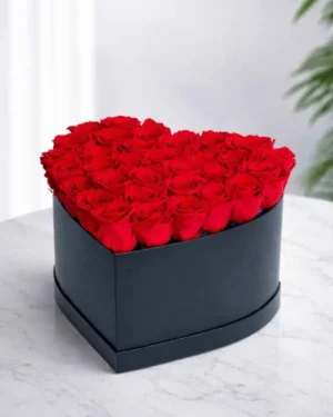 Hermosa caja en forma de corazón 50 rosas que enamoran. Entregas en monterrey mismo día